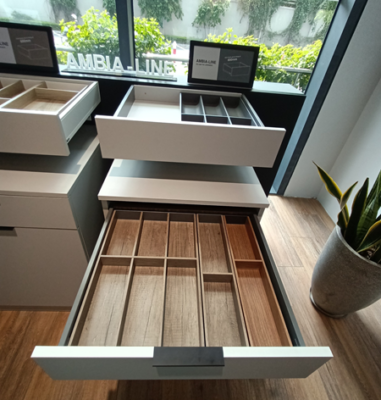 Giá phụ kiện tủ bếp thông minh